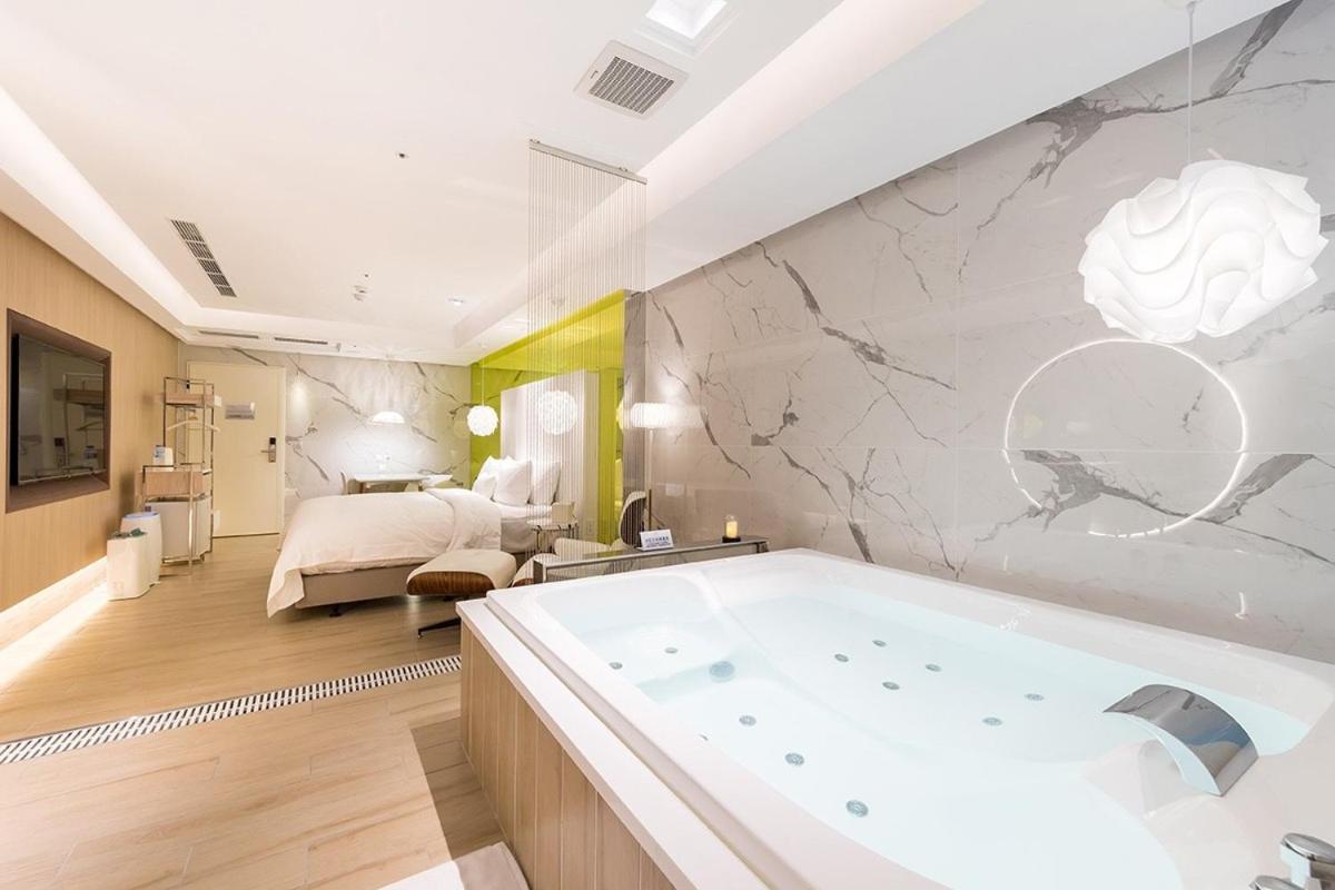 Uya Motel Xinwu Екстериор снимка